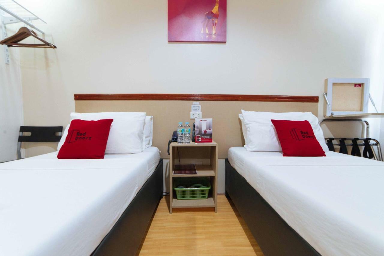 Reddoorz Plus Near Sm Lanang Davao Bagian luar foto